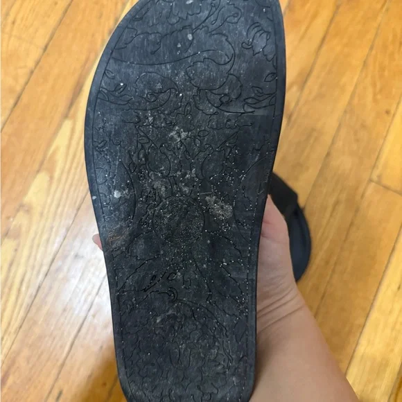 Versace Women’s Black Slides with Gold Medusa - Picture 2 of 4